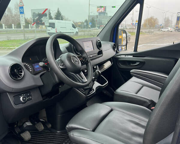 Синий Мерседес Sprinter, объемом двигателя 2.2 л и пробегом 260 тыс. км за 22500 $, фото 12 на Automoto.ua