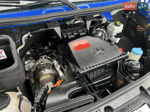 Синий Мерседес Sprinter, объемом двигателя 2.2 л и пробегом 260 тыс. км за 22500 $, фото 27 на Automoto.ua