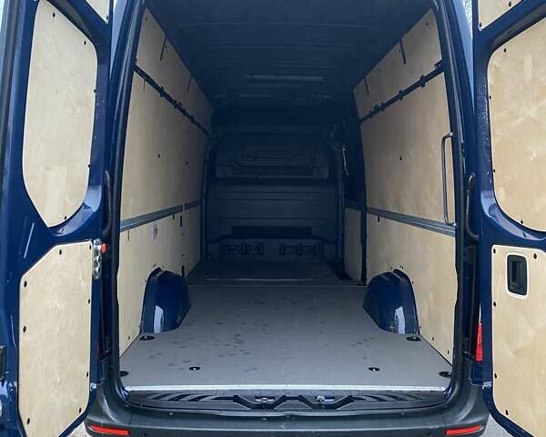 Синий Мерседес Sprinter, объемом двигателя 2.14 л и пробегом 300 тыс. км за 27900 $, фото 8 на Automoto.ua