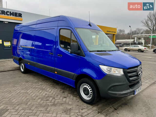 Синий Мерседес Sprinter, объемом двигателя 2.2 л и пробегом 260 тыс. км за 22500 $, фото 4 на Automoto.ua
