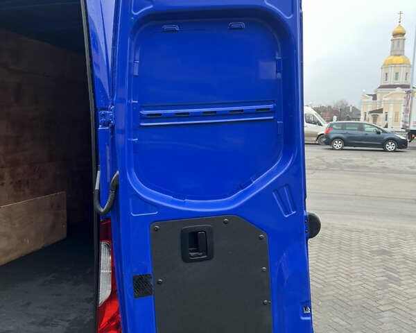 Синий Мерседес Sprinter, объемом двигателя 2.2 л и пробегом 260 тыс. км за 22500 $, фото 25 на Automoto.ua