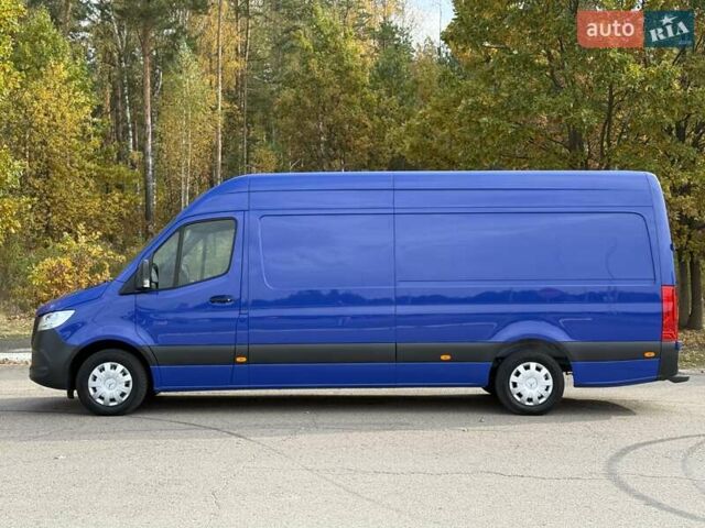 Синий Мерседес Sprinter, объемом двигателя 2.2 л и пробегом 251 тыс. км за 24250 $, фото 2 на Automoto.ua