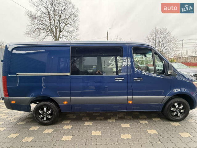 Синий Мерседес Sprinter, объемом двигателя 3 л и пробегом 151 тыс. км за 40719 $, фото 4 на Automoto.ua