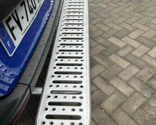 Синий Мерседес Sprinter, объемом двигателя 2.2 л и пробегом 260 тыс. км за 22500 $, фото 9 на Automoto.ua