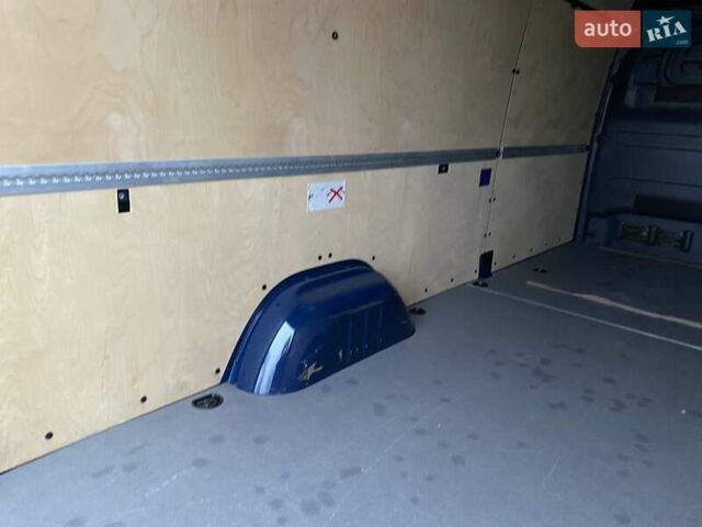 Синий Мерседес Sprinter, объемом двигателя 2.14 л и пробегом 300 тыс. км за 27900 $, фото 11 на Automoto.ua