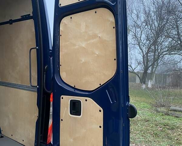 Синий Мерседес Sprinter, объемом двигателя 2.14 л и пробегом 300 тыс. км за 27900 $, фото 9 на Automoto.ua