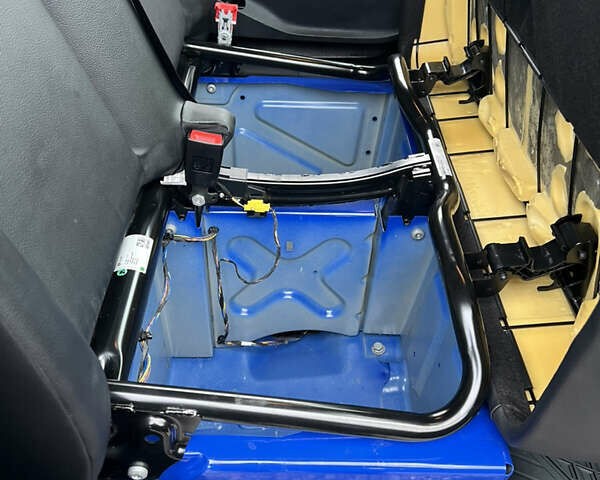 Синий Мерседес Sprinter, объемом двигателя 2.2 л и пробегом 260 тыс. км за 22500 $, фото 29 на Automoto.ua