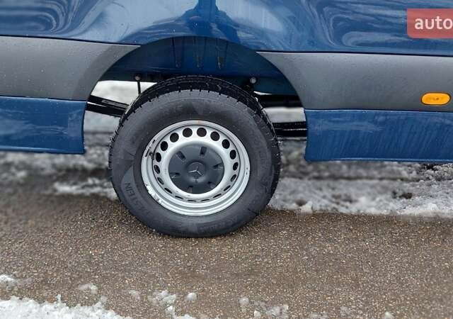Синій Мерседес Sprinter, об'ємом двигуна 2.99 л та пробігом 290 тис. км за 36514 $, фото 13 на Automoto.ua