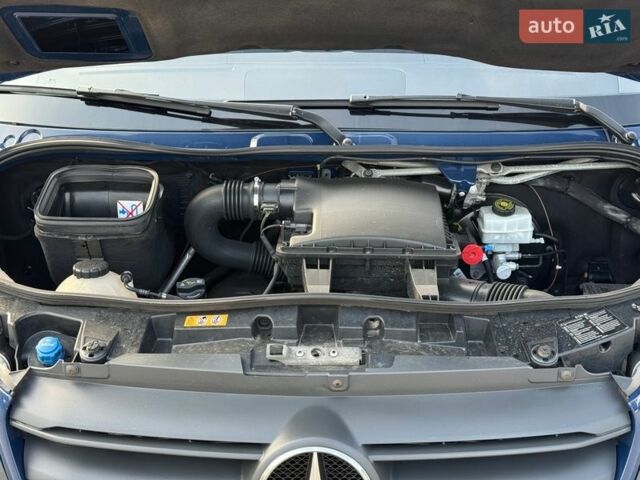 Синий Мерседес Sprinter, объемом двигателя 2.99 л и пробегом 410 тыс. км за 29500 $, фото 30 на Automoto.ua