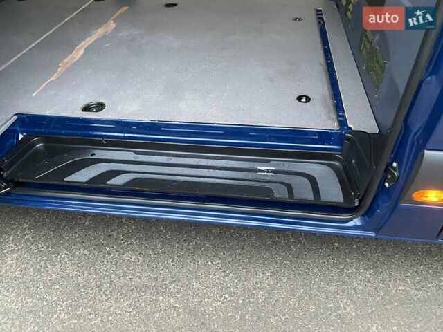 Синий Мерседес Sprinter, объемом двигателя 2.14 л и пробегом 300 тыс. км за 27900 $, фото 14 на Automoto.ua