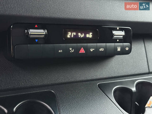 Синій Мерседес Sprinter, об'ємом двигуна 1.95 л та пробігом 208 тис. км за 35000 $, фото 22 на Automoto.ua