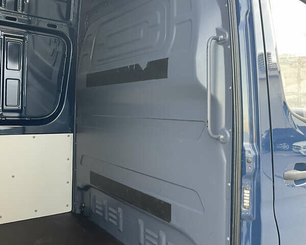 Синий Мерседес Sprinter, объемом двигателя 2.2 л и пробегом 318 тыс. км за 25500 $, фото 60 на Automoto.ua