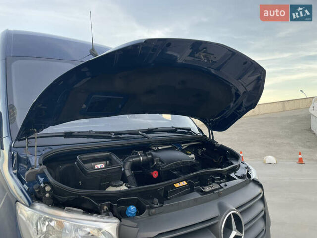 Синий Мерседес Sprinter, объемом двигателя 2.2 л и пробегом 318 тыс. км за 25500 $, фото 75 на Automoto.ua