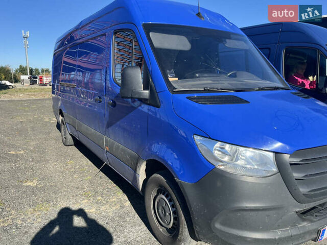 Синий Мерседес Sprinter, объемом двигателя 0 л и пробегом 228 тыс. км за 18300 $, фото 2 на Automoto.ua