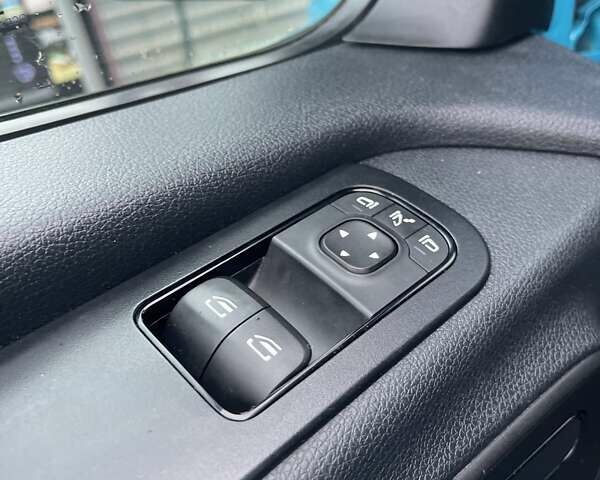 Синий Мерседес Sprinter, объемом двигателя 0 л и пробегом 270 тыс. км за 29900 $, фото 71 на Automoto.ua