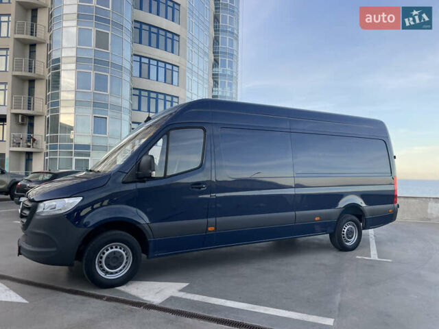 Синий Мерседес Sprinter, объемом двигателя 2.2 л и пробегом 318 тыс. км за 25500 $, фото 4 на Automoto.ua