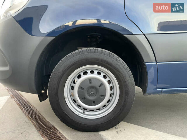 Синий Мерседес Sprinter, объемом двигателя 2.2 л и пробегом 318 тыс. км за 25500 $, фото 78 на Automoto.ua