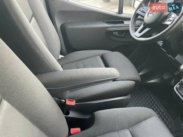 Синий Мерседес Sprinter, объемом двигателя 2.2 л и пробегом 318 тыс. км за 25500 $, фото 46 на Automoto.ua