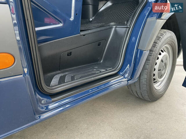 Синий Мерседес Sprinter, объемом двигателя 2.2 л и пробегом 318 тыс. км за 25500 $, фото 52 на Automoto.ua