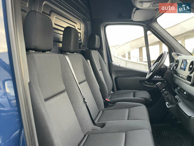 Синий Мерседес Sprinter, объемом двигателя 2.2 л и пробегом 318 тыс. км за 25500 $, фото 48 на Automoto.ua