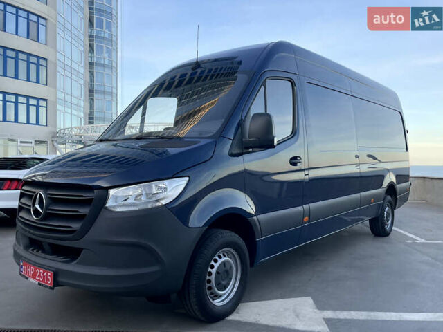 Синий Мерседес Sprinter, объемом двигателя 2.2 л и пробегом 318 тыс. км за 25500 $, фото 2 на Automoto.ua
