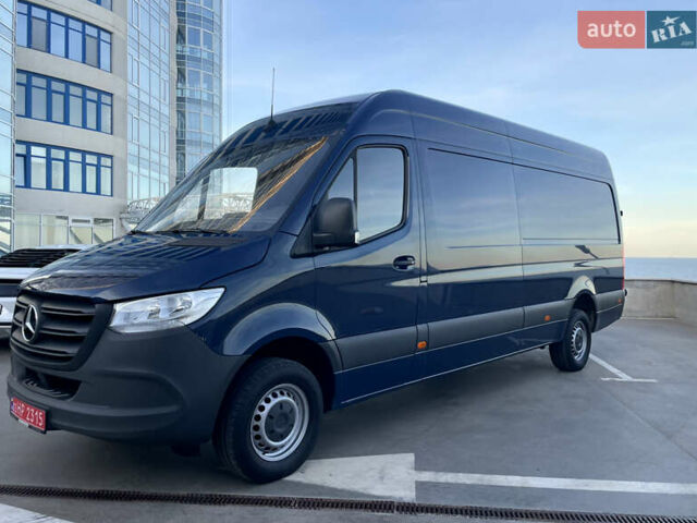 Синий Мерседес Sprinter, объемом двигателя 2.2 л и пробегом 318 тыс. км за 25500 $, фото 3 на Automoto.ua