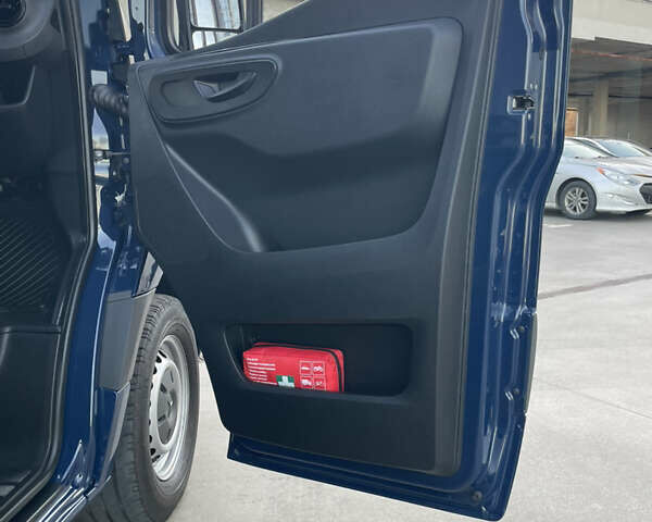 Синий Мерседес Sprinter, объемом двигателя 2.2 л и пробегом 318 тыс. км за 25500 $, фото 55 на Automoto.ua