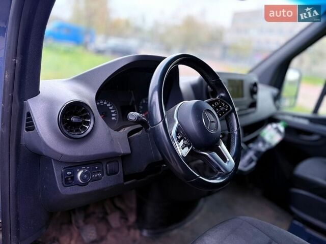 Синий Мерседес Sprinter, объемом двигателя 2.2 л и пробегом 214 тыс. км за 18995 $, фото 8 на Automoto.ua