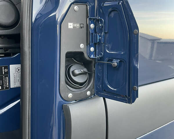 Синий Мерседес Sprinter, объемом двигателя 2.2 л и пробегом 318 тыс. км за 25500 $, фото 27 на Automoto.ua