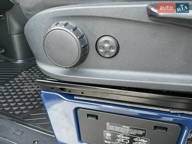 Синий Мерседес Sprinter, объемом двигателя 2.2 л и пробегом 318 тыс. км за 25500 $, фото 32 на Automoto.ua