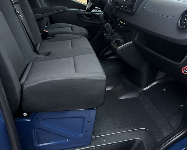 Синій Мерседес Sprinter, об'ємом двигуна 2 л та пробігом 25 тис. км за 34500 $, фото 35 на Automoto.ua