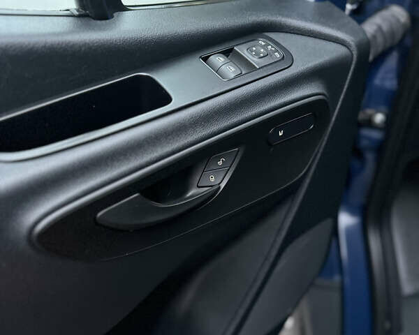 Синій Мерседес Sprinter, об'ємом двигуна 2 л та пробігом 25 тис. км за 34500 $, фото 32 на Automoto.ua