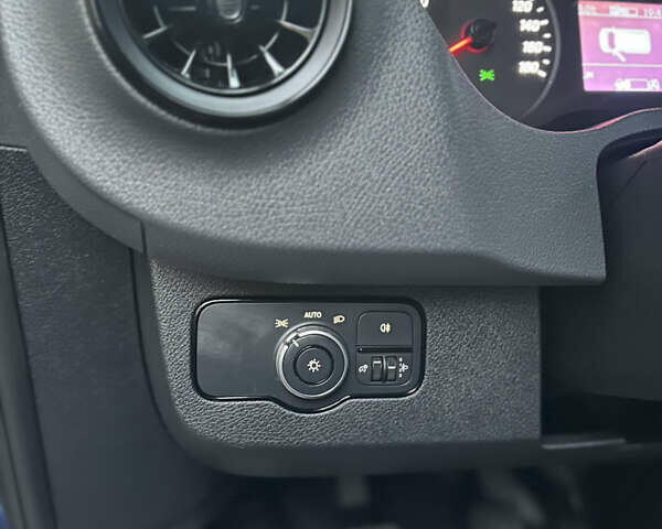 Синій Мерседес Sprinter, об'ємом двигуна 2 л та пробігом 25 тис. км за 34500 $, фото 29 на Automoto.ua