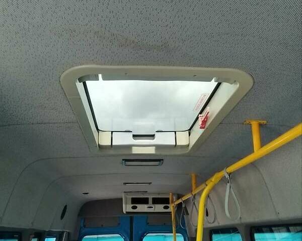 Синий Мерседес Sprinter, объемом двигателя 21.43 л и пробегом 289 тыс. км за 29900 $, фото 10 на Automoto.ua