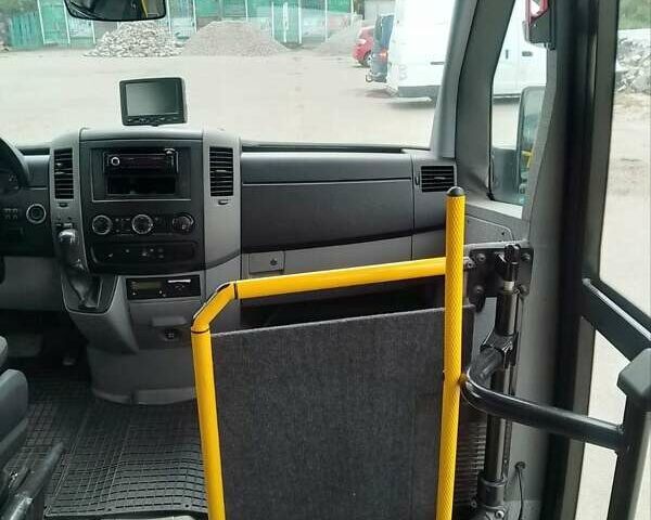 Синий Мерседес Sprinter, объемом двигателя 21.43 л и пробегом 289 тыс. км за 29900 $, фото 4 на Automoto.ua
