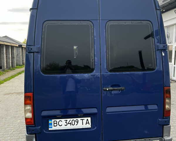 Синий Мерседес Sprinter, объемом двигателя 2.1 л и пробегом 470 тыс. км за 7999 $, фото 5 на Automoto.ua