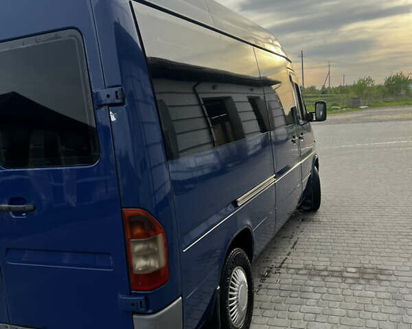 Синий Мерседес Sprinter, объемом двигателя 2.1 л и пробегом 470 тыс. км за 7999 $, фото 4 на Automoto.ua