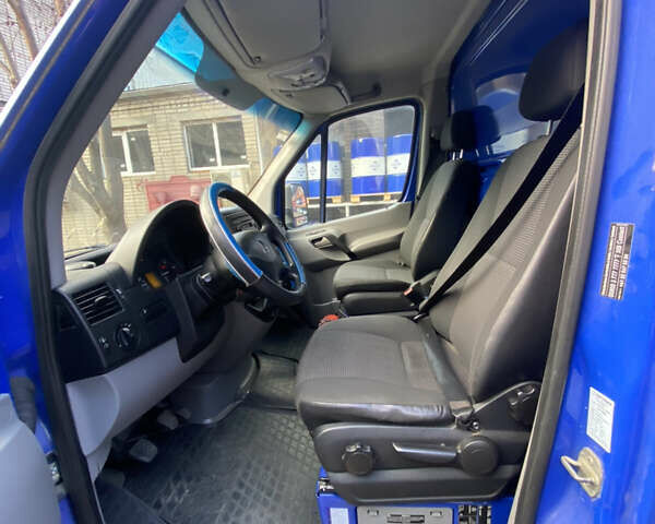 Синий Мерседес Sprinter, объемом двигателя 2.99 л и пробегом 255 тыс. км за 19250 $, фото 29 на Automoto.ua