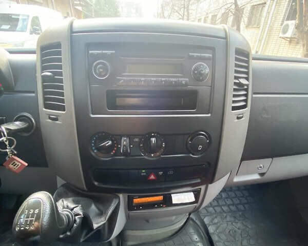 Синий Мерседес Sprinter, объемом двигателя 2.99 л и пробегом 255 тыс. км за 19250 $, фото 25 на Automoto.ua