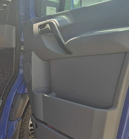 Синій Мерседес Sprinter, об'ємом двигуна 2.99 л та пробігом 251 тис. км за 20300 $, фото 12 на Automoto.ua