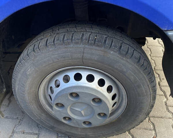 Синий Мерседес Sprinter, объемом двигателя 2.99 л и пробегом 255 тыс. км за 19250 $, фото 32 на Automoto.ua