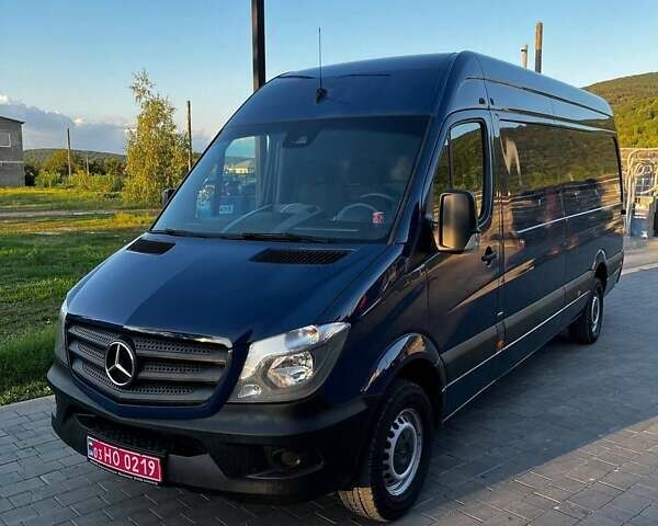 Синий Мерседес Sprinter, объемом двигателя 2.2 л и пробегом 308 тыс. км за 20500 $, фото 4 на Automoto.ua
