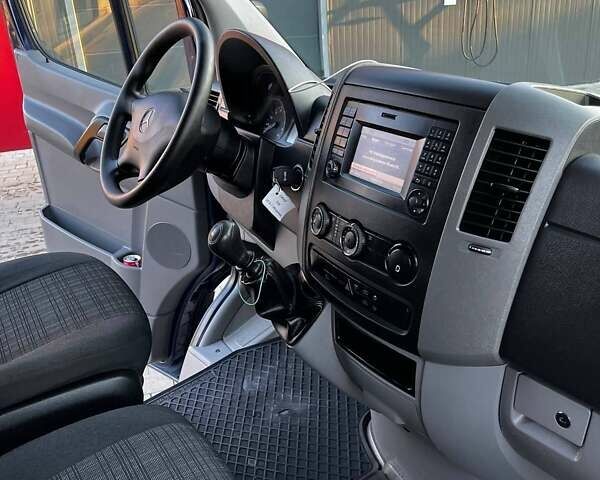 Синий Мерседес Sprinter, объемом двигателя 2.2 л и пробегом 308 тыс. км за 20500 $, фото 22 на Automoto.ua