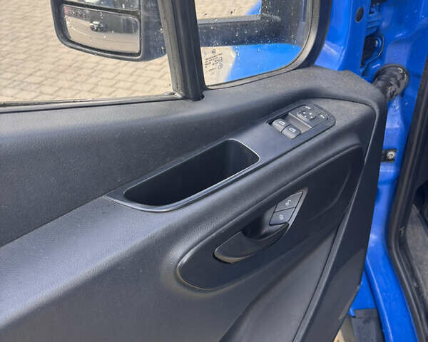 Синий Мерседес Sprinter, объемом двигателя 2.14 л и пробегом 442 тыс. км за 25500 $, фото 4 на Automoto.ua
