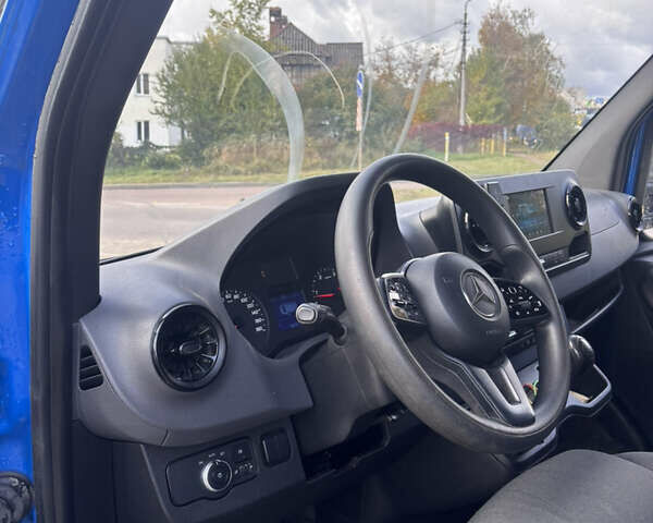 Синий Мерседес Sprinter, объемом двигателя 2.14 л и пробегом 442 тыс. км за 25500 $, фото 3 на Automoto.ua