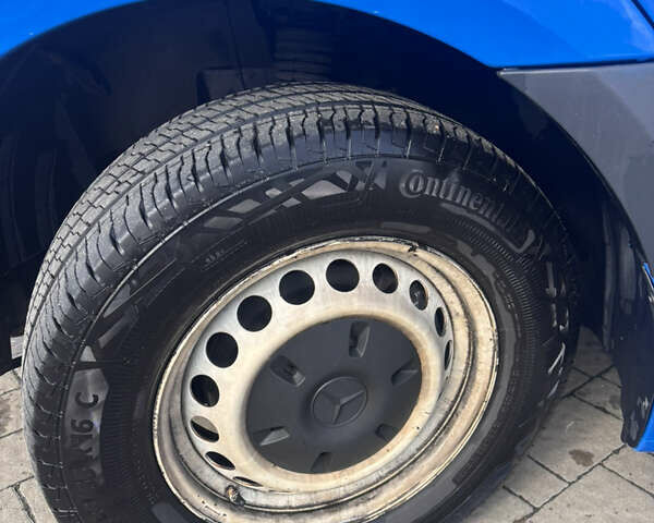 Синий Мерседес Sprinter, объемом двигателя 2.14 л и пробегом 442 тыс. км за 25500 $, фото 23 на Automoto.ua