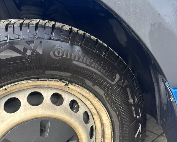 Синий Мерседес Sprinter, объемом двигателя 2.14 л и пробегом 442 тыс. км за 25500 $, фото 21 на Automoto.ua