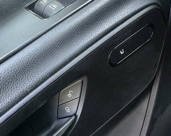 Синій Мерседес Sprinter, об'ємом двигуна 1.95 л та пробігом 264 тис. км за 33351 $, фото 12 на Automoto.ua