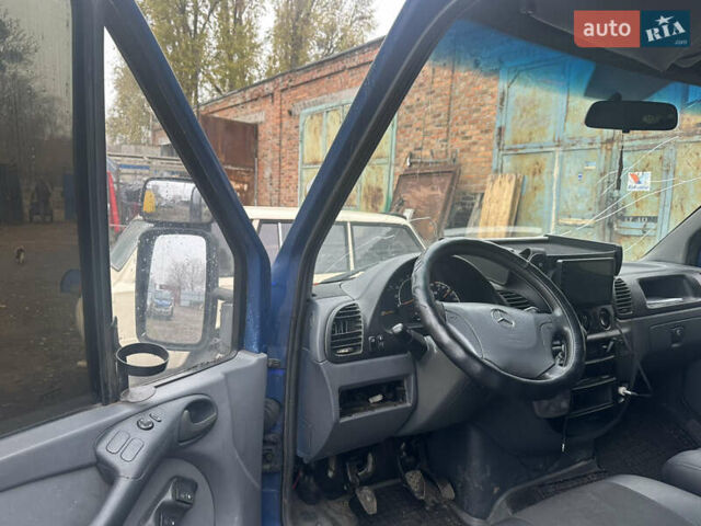 Синий Мерседес Sprinter, объемом двигателя 2.15 л и пробегом 220 тыс. км за 6900 $, фото 6 на Automoto.ua
