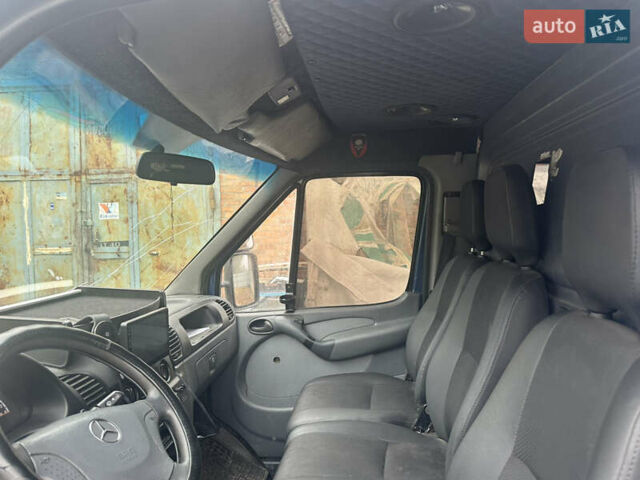 Синий Мерседес Sprinter, объемом двигателя 2.15 л и пробегом 220 тыс. км за 6900 $, фото 7 на Automoto.ua